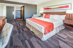 Bedfort Inn & Suites Photo