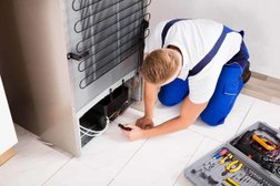 Appliance Repair Expert Photo