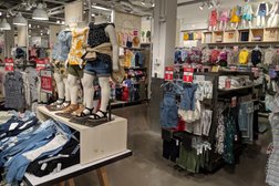 Old Navy Outlet in Calgary