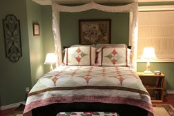 Strawberry Suite Bed & Breakfast Photo
