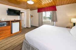 Econo Lodge Inn & Suites in Medicine Hat