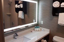 Holiday Inn Express & Suites Barrie, an IHG Hotel Photo