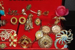 Luxeware Vintage Jewelers in Edmonton