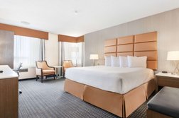 Best Western Premier Calgary Plaza Hotel & Conference Centre Photo